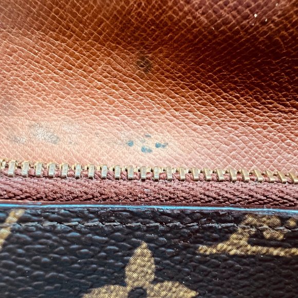 LOUIS VUITTON Monogram Wallet - Picture 6 of 9